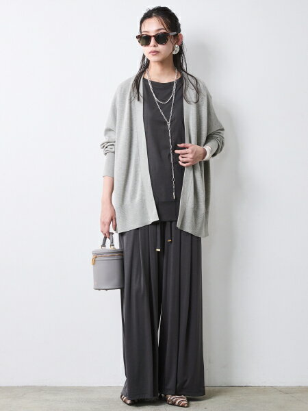 CHIC STYLEのリュックスコンフォートTシャツ<大きいサイズ有>シックスタイルを使ったコーディネートを紹介します。｜Rakuten Fashion(楽天ファッション／旧楽天ブランドアベニュー)7192554
