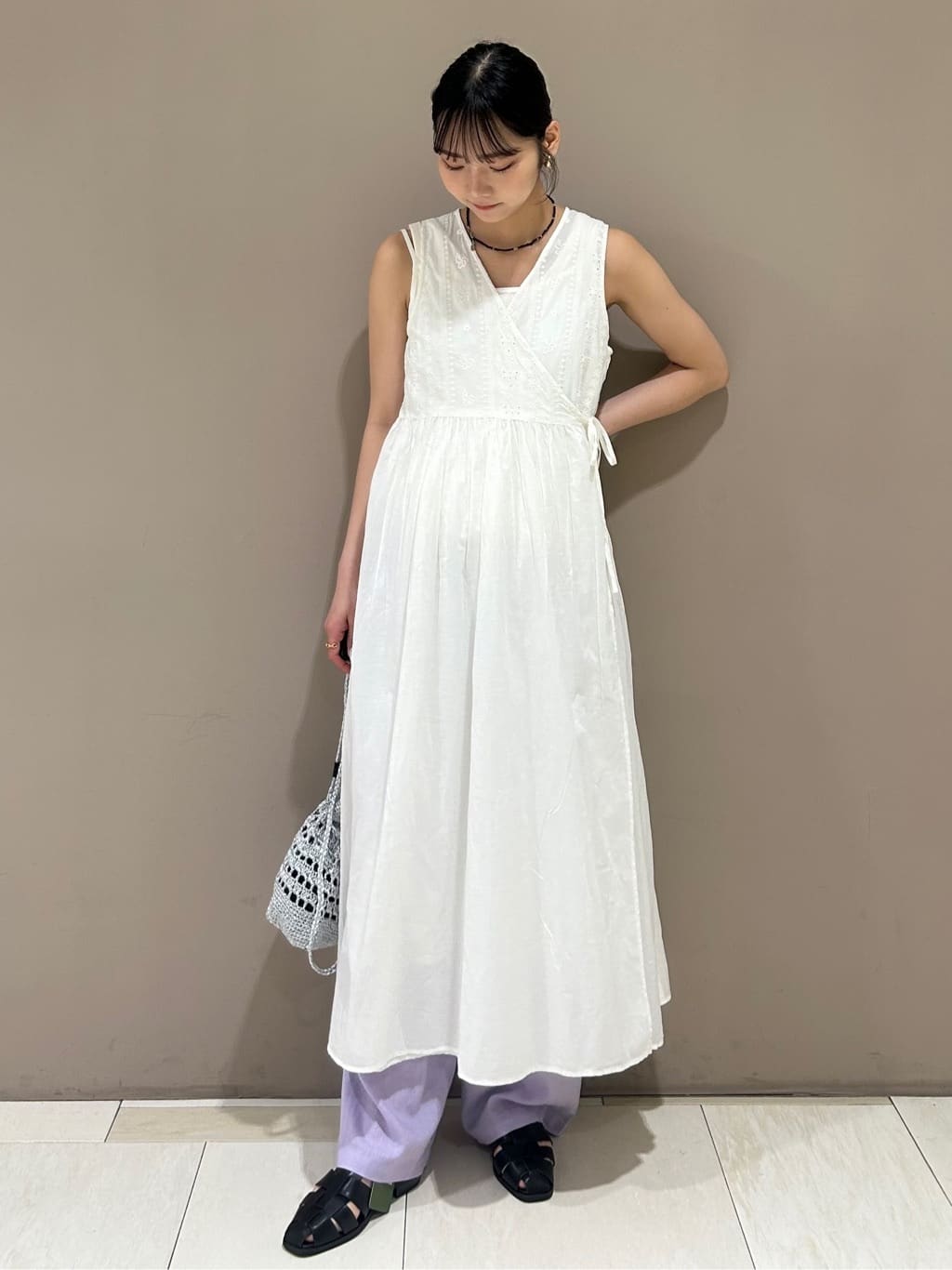 FREAK’S STOREのインドボイル カシュクール 同色刺繍 ノースリワンピースを使ったコーディネートを紹介します。｜Rakuten Fashion(楽天ファッション／旧楽天ブランドアベニュー)7193409