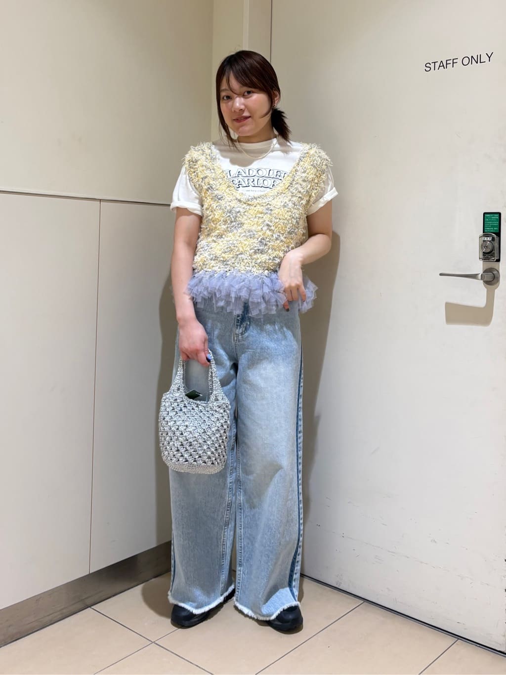 FREAK’S STOREの2WAY フリンジヘム ニットベストを使ったコーディネートを紹介します。｜Rakuten Fashion(楽天ファッション／旧楽天ブランドアベニュー)7193507