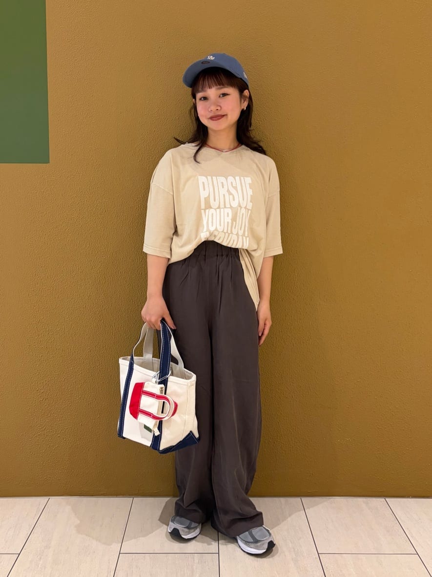 FREAK’S STOREのピグメント ロゴTシャツを使ったコーディネートを紹介します。｜Rakuten Fashion(楽天ファッション／旧楽天ブランドアベニュー)7195193