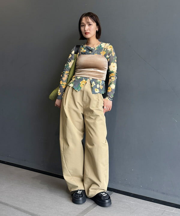 BEAMS WOMEN | 2タック カーブ バレル チノパンツ | Rakuten Fashion