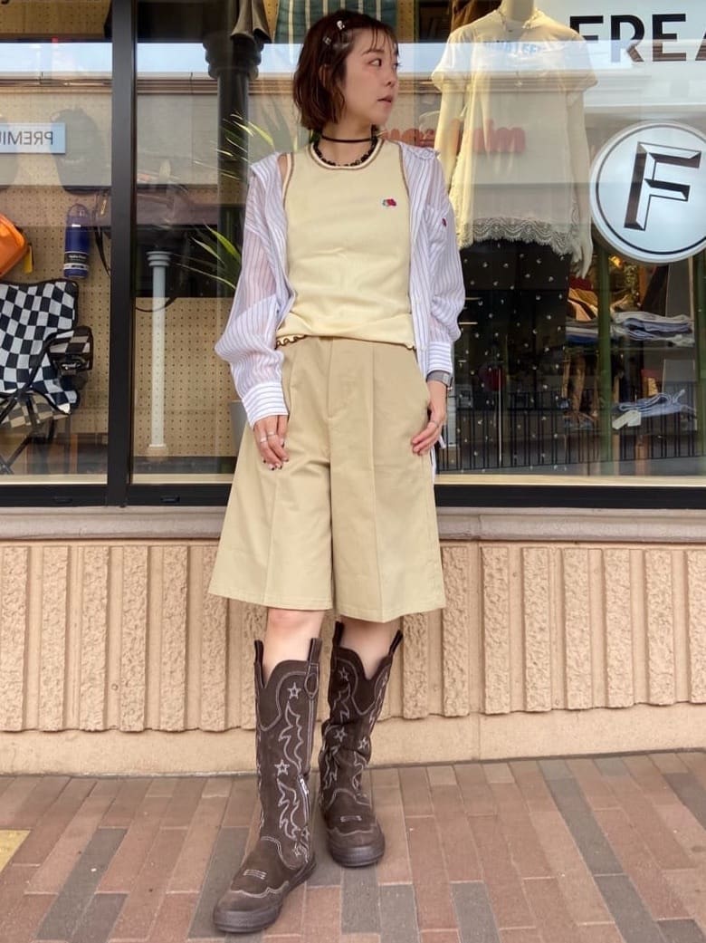 FREAK’S STOREの<新色追加>FRUIT OF THE LOOM  別注 シアー ストライプ フードシャツ 全3色を使ったコーディネートを紹介します。｜Rakuten Fashion(楽天ファッション／旧楽天ブランドアベニュー)7197364
