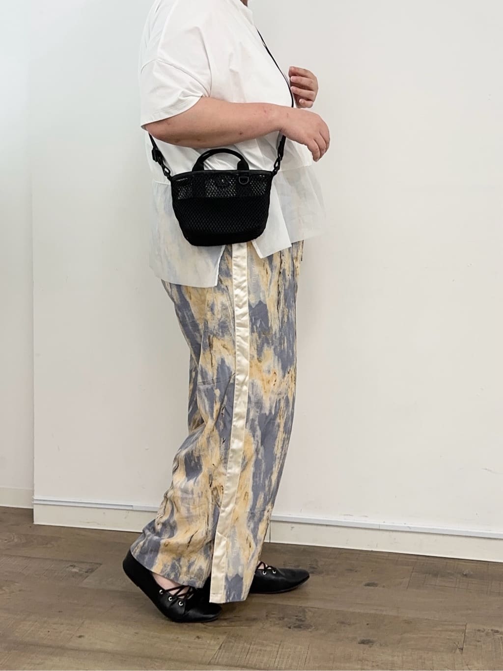 ear PAPILLONNERの【ouchi/ほし企画】ミニダイヤメッシュ2WAYトートバッグを使ったコーディネートを紹介します。｜Rakuten Fashion(楽天ファッション／旧楽天ブランドアベニュー)7198211