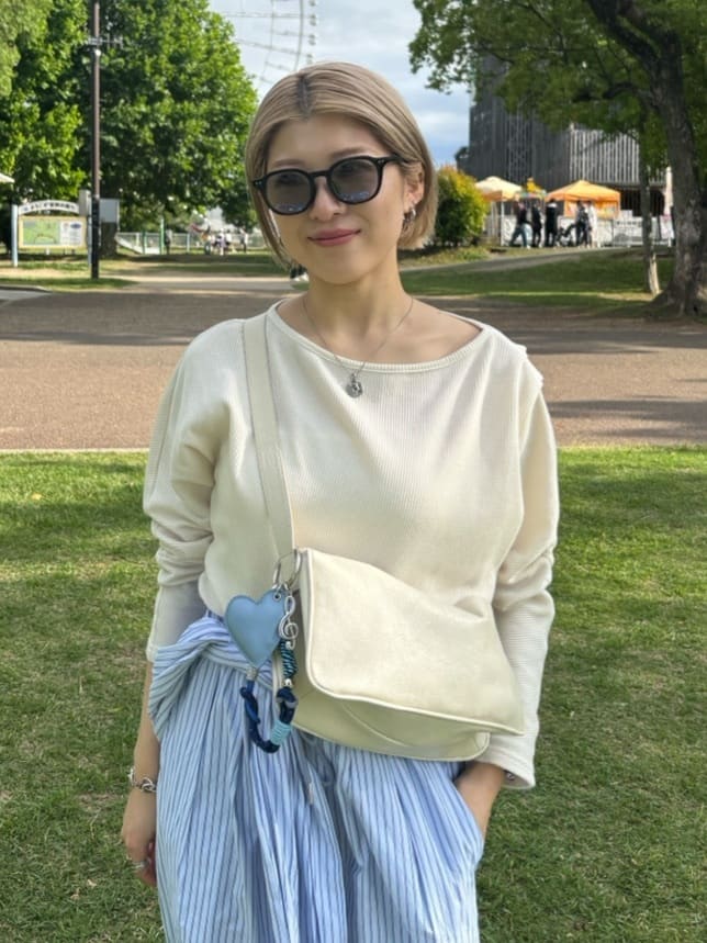 ear PAPILLONNERの《本革/超軽量280g/全骨格◎》ミニスワローマチショルダーバッグを使ったコーディネートを紹介します。｜Rakuten Fashion(楽天ファッション／旧楽天ブランドアベニュー)7199083
