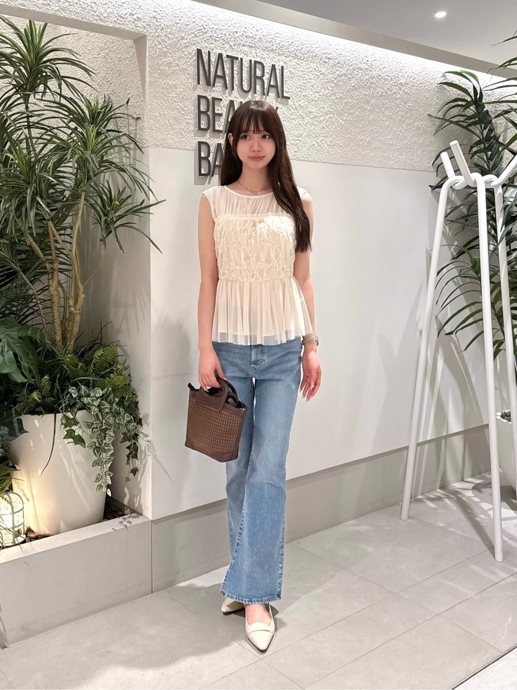 NATURAL BEAUTY BASIC | チュールシャーリングブラウス | Rakuten