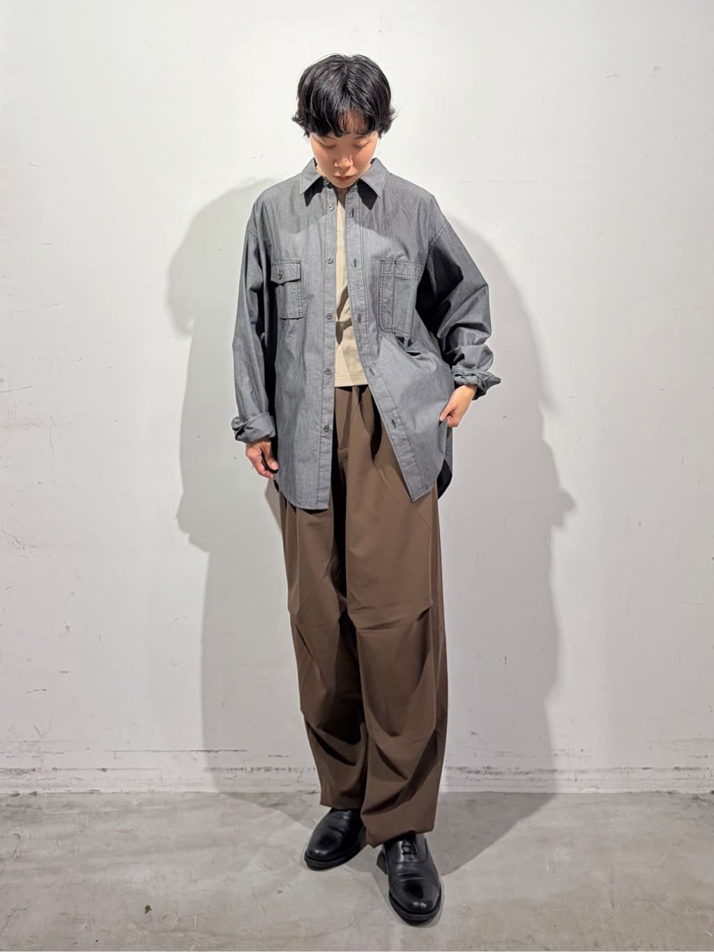 Snow PeakのChambray Work Shirtを使ったコーディネートを紹介します。｜Rakuten Fashion(楽天ファッション／旧楽天ブランドアベニュー)7201136