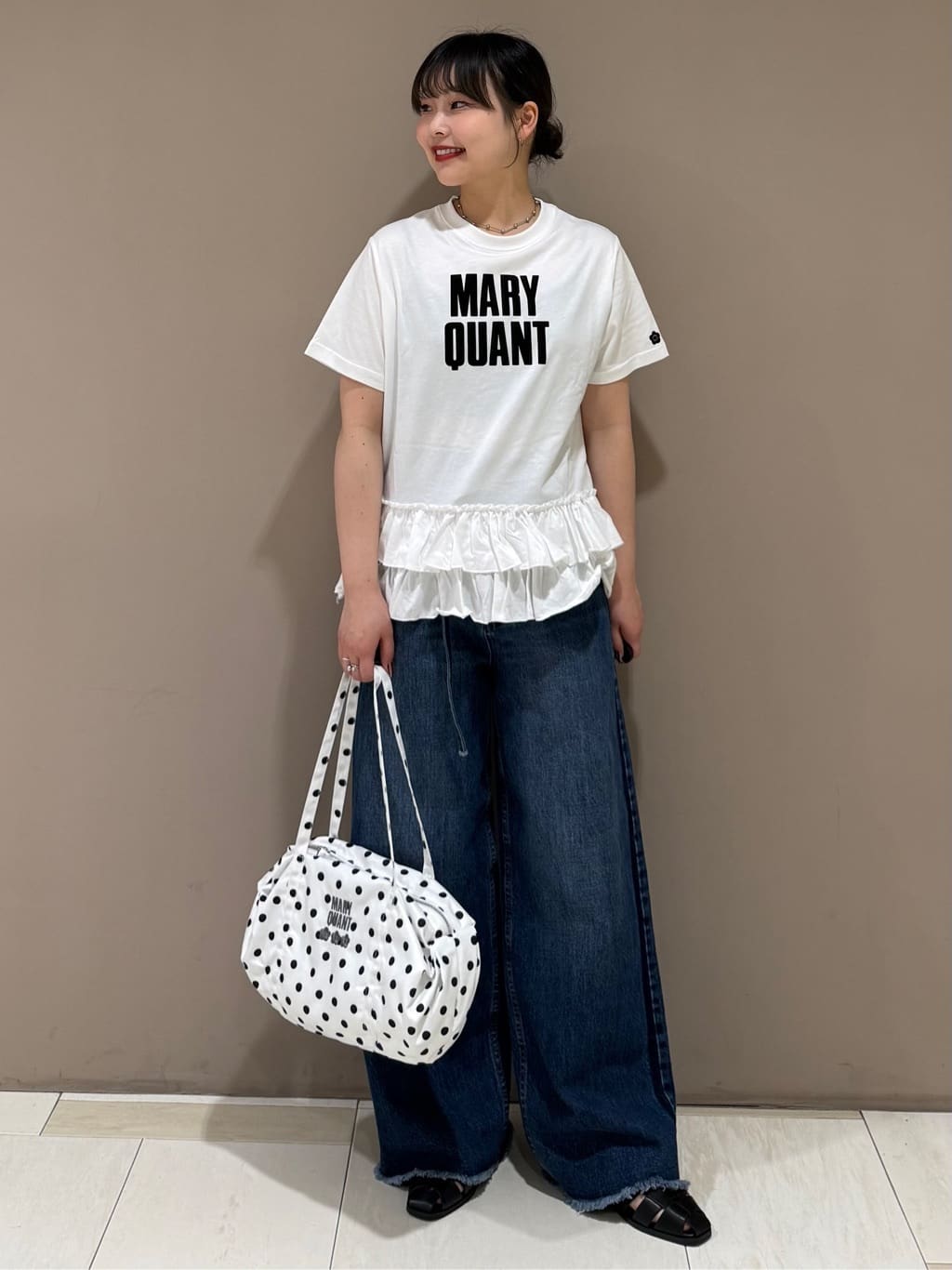FREAK’S STOREのバギーデニムパンツを使ったコーディネートを紹介します。｜Rakuten Fashion(楽天ファッション／旧楽天ブランドアベニュー)7203024