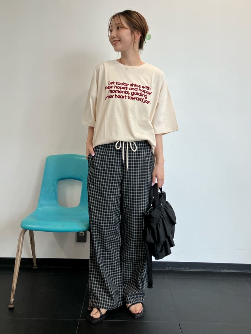 FREAK’S STOREの限定展開 フロッキー ロゴ プリント 半袖 Tシャツを使ったコーディネートを紹介します。｜Rakuten Fashion(楽天ファッション／旧楽天ブランドアベニュー)7203027