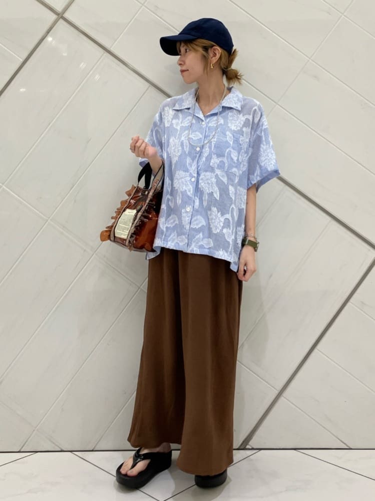 FREAK’S STOREのインド カットジャガード半袖シャツ<セットアップ対応>を使ったコーディネートを紹介します。｜Rakuten Fashion(楽天ファッション／旧楽天ブランドアベニュー)7203807
