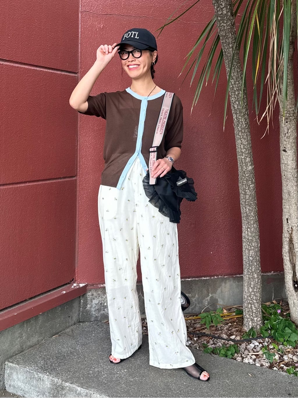 FREAK’S STOREの別注 シアー配色ニットカーディガン/リネンタッチを使ったコーディネートを紹介します。｜Rakuten Fashion(楽天ファッション／旧楽天ブランドアベニュー)7206673