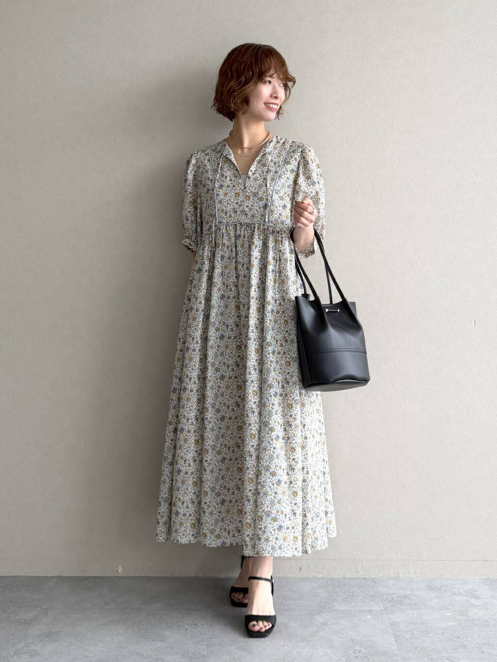 mysty womanの更紗柄ボリュームスリーブワンピースを使ったコーディネートを紹介します。｜Rakuten Fashion(楽天ファッション／旧楽天ブランドアベニュー)7207417