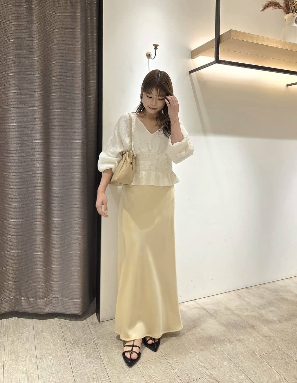 CAPRICIEUX LE'MAGE | ウエストマークVネックブラウス | Rakuten