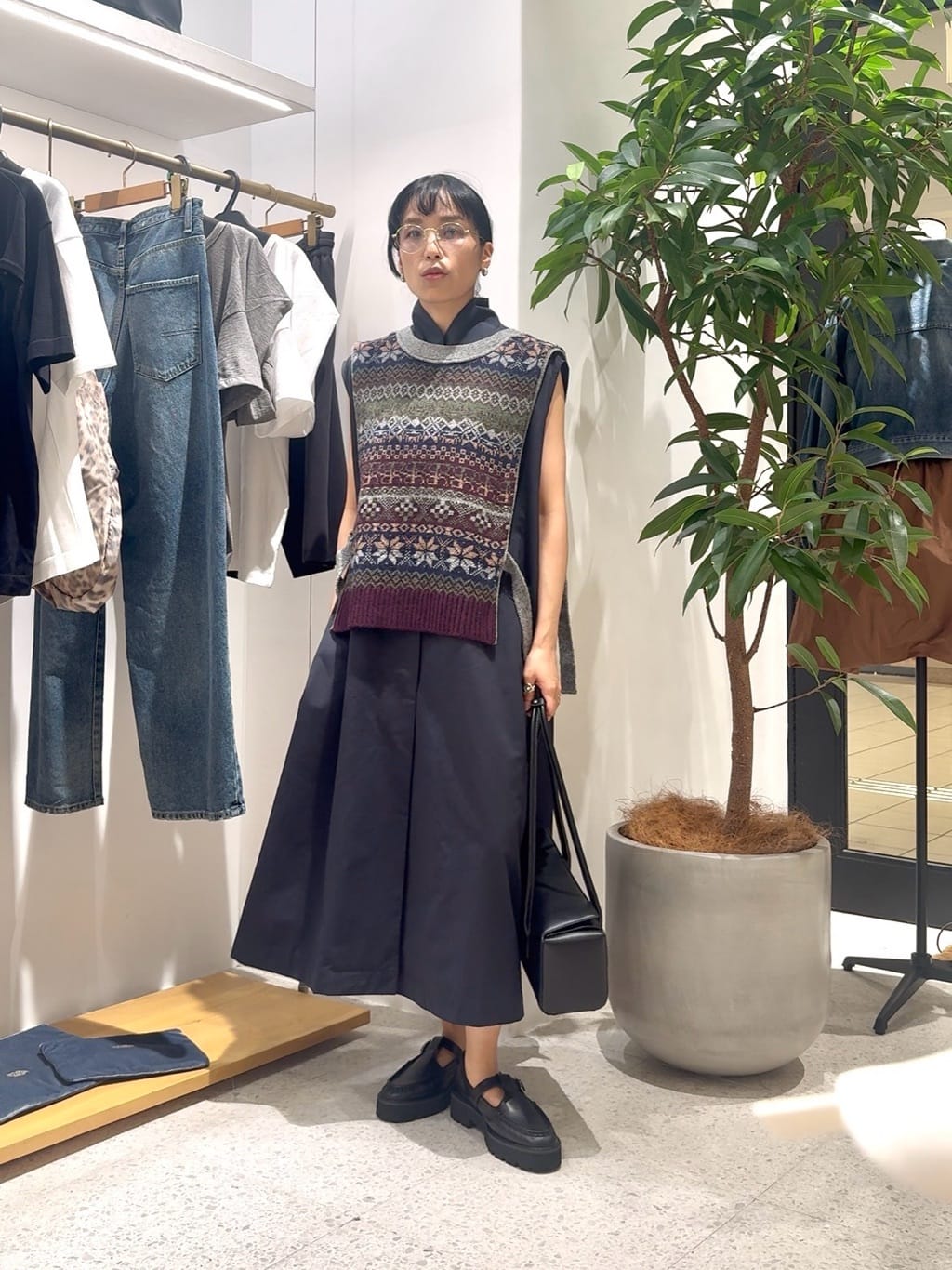 Whim Gazette | 【Hoaw.】Tストラップローファー | Rakuten Fashion