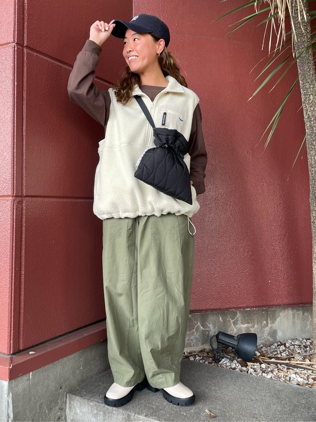 FREAK’S STOREのミリタリー カーゴパンツを使ったコーディネートを紹介します。｜Rakuten Fashion(楽天ファッション／旧楽天ブランドアベニュー)7209354