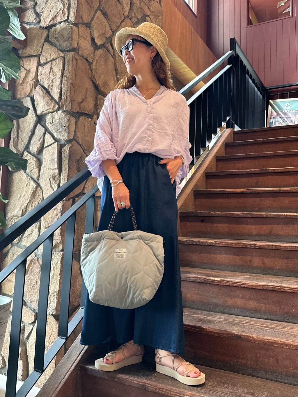 FREAK’S STOREの別注PADDED TOTE BAG/パデットトートバッグを使ったコーディネートを紹介します。｜Rakuten Fashion(楽天ファッション／旧楽天ブランドアベニュー)7209617