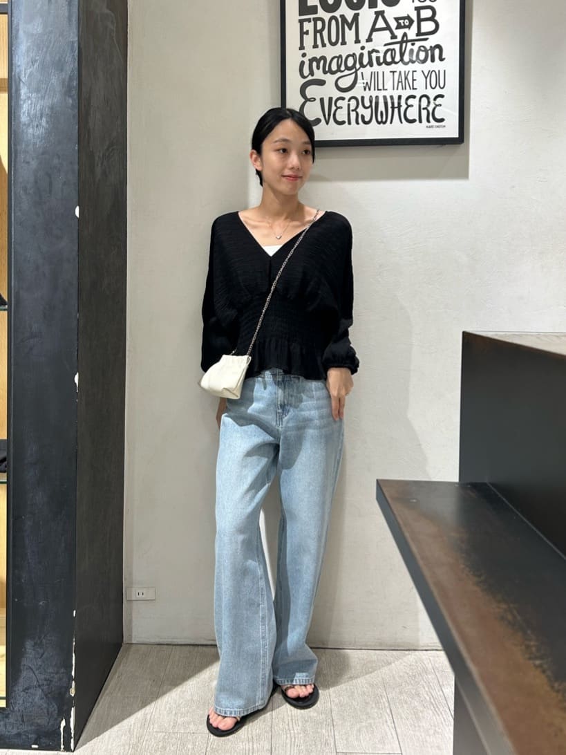 CAPRICIEUX LE'MAGE | ウエストマークVネックブラウス | Rakuten