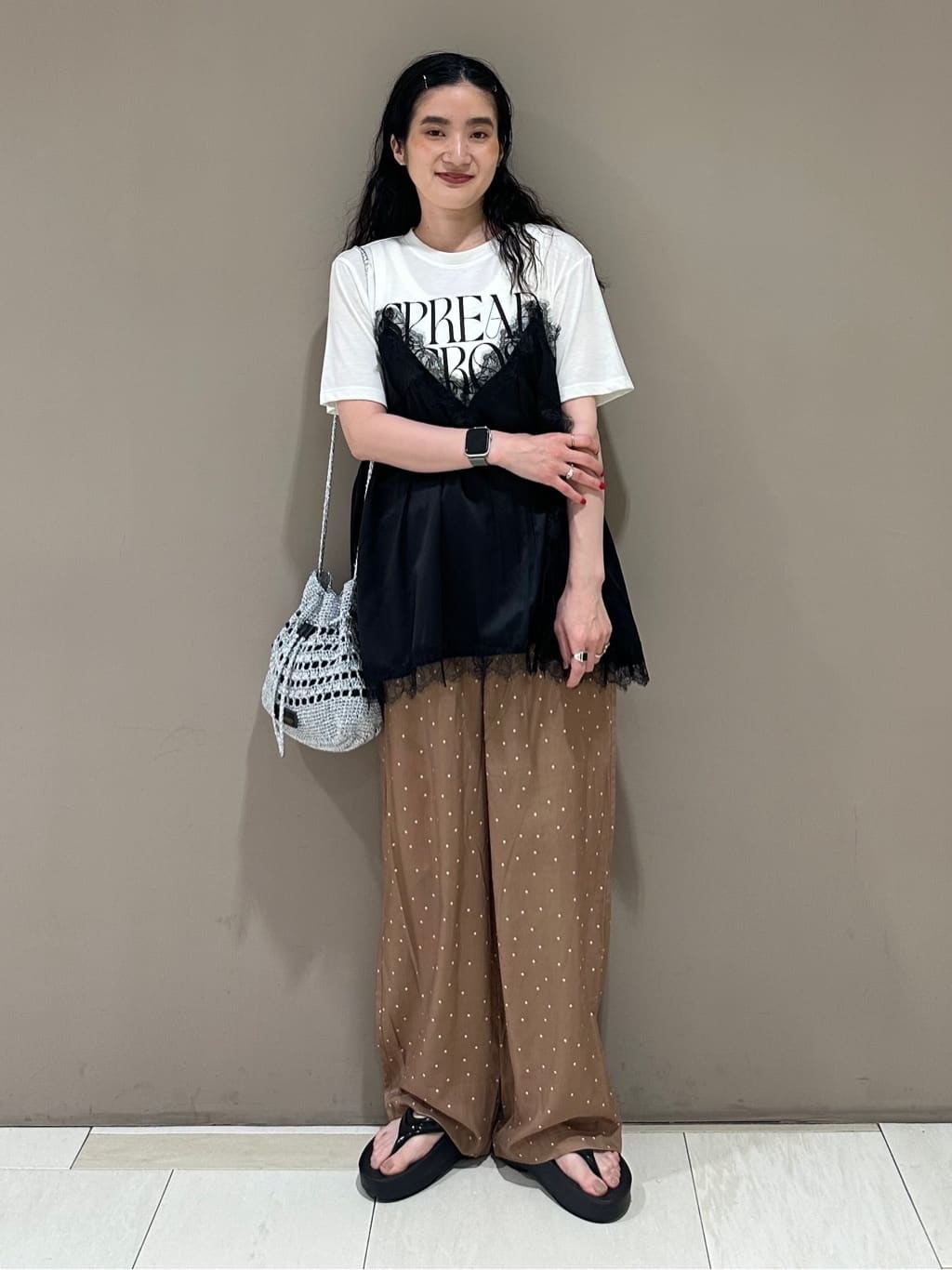 FREAK’S STOREのレースキャミ ドッキングTシャツを使ったコーディネートを紹介します。｜Rakuten Fashion(楽天ファッション／旧楽天ブランドアベニュー)7217780