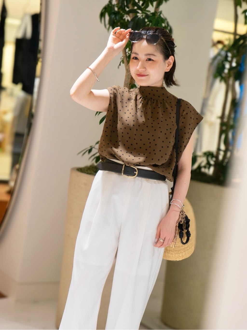 allurevilleのレース切替ドットプリントブラウスを使ったコーディネートを紹介します。｜Rakuten Fashion(楽天ファッション／旧楽天ブランドアベニュー)7218595