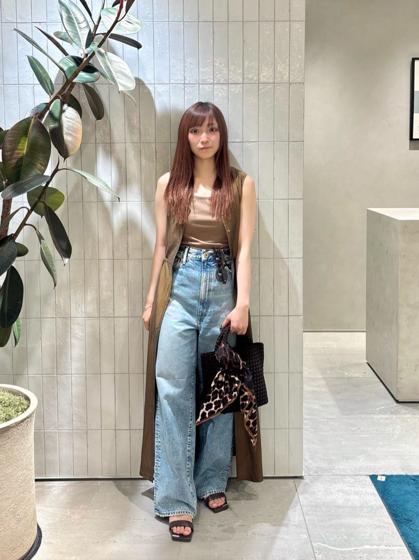 allurevilleのフライススクエアネックタンクを使ったコーディネートを紹介します。｜Rakuten Fashion(楽天ファッション／旧楽天ブランドアベニュー)7218891