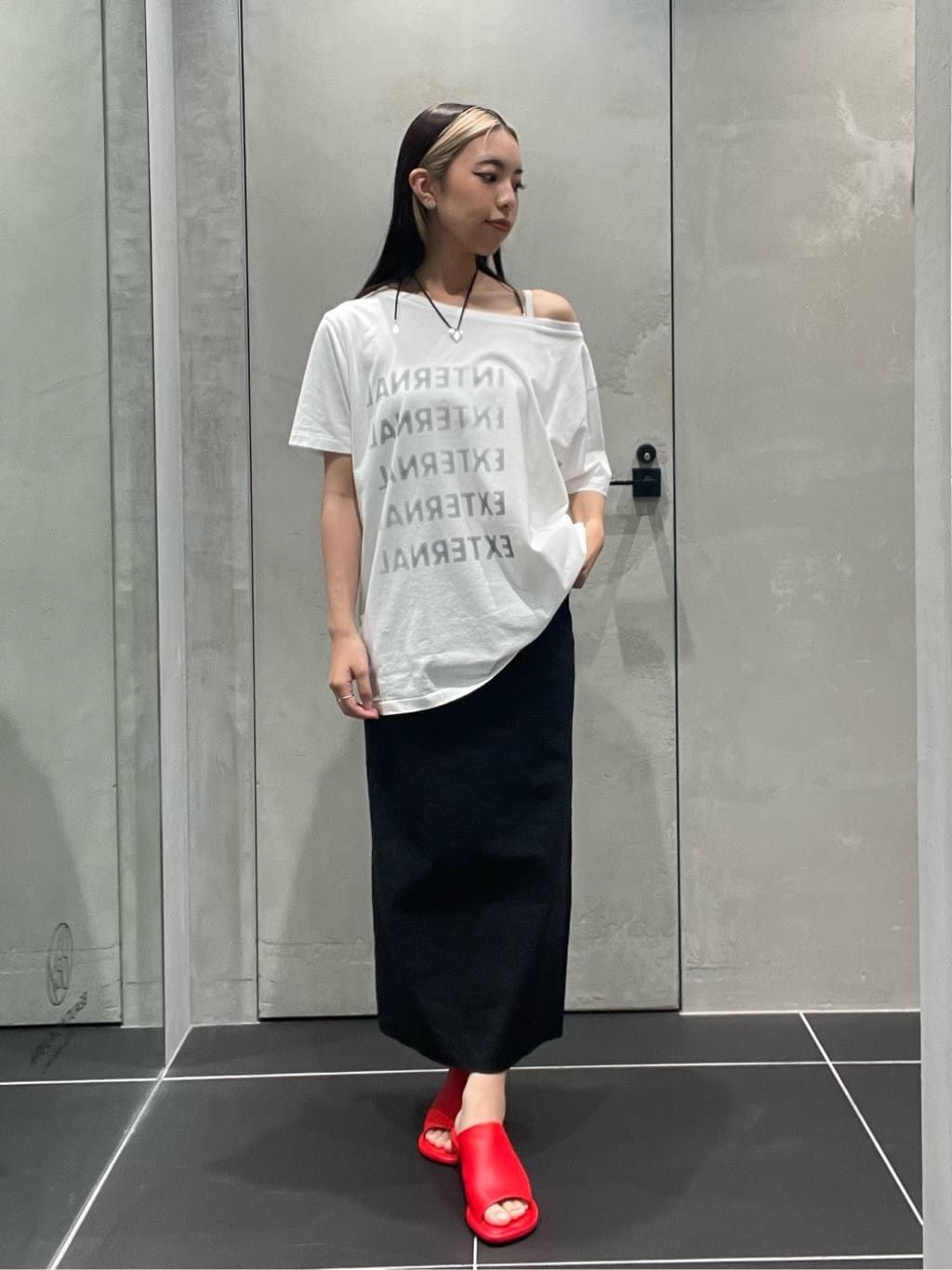 期間限定お値下げ　attisession ビック オフショルダー Tシャツ ATTISESSION＞ビック オフショルダー Tシャツ
