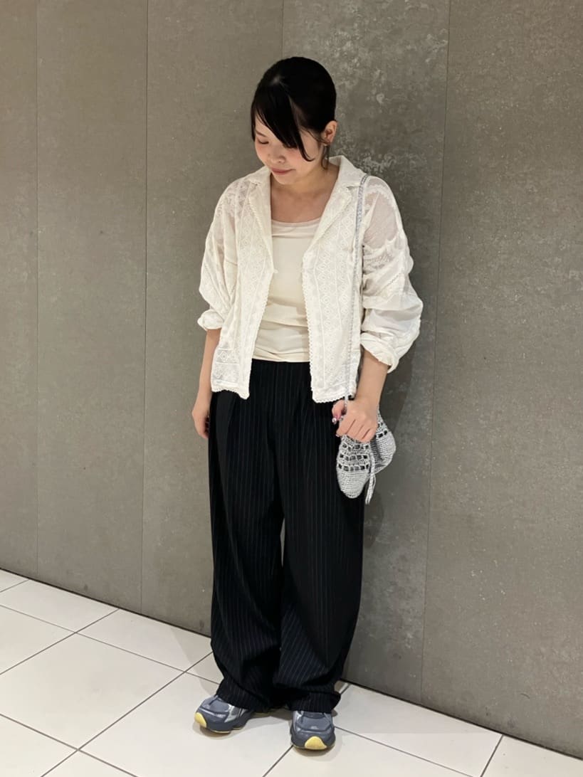 FREAK’S STOREのシアー トリミング タンクトップを使ったコーディネートを紹介します。｜Rakuten Fashion(楽天ファッション／旧楽天ブランドアベニュー)7221060