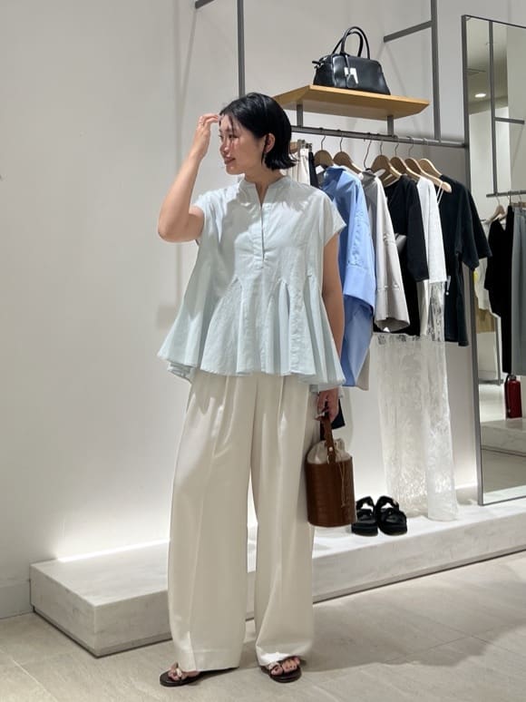 GALLARDAGALANTEのノースリフレアブラウスを使ったコーディネートを紹介します。｜Rakuten Fashion(楽天ファッション／旧楽天ブランドアベニュー)7221423