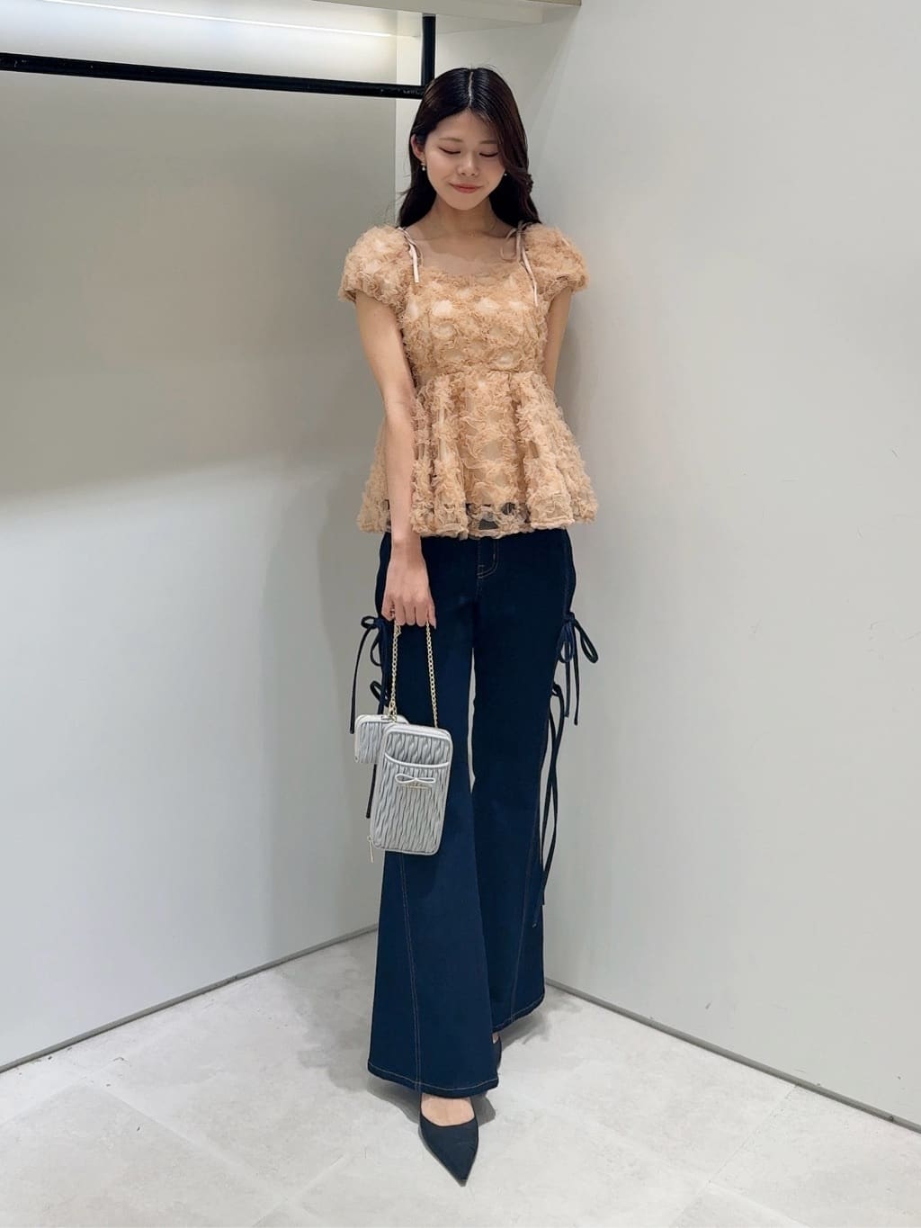 JILL by JILL STUART | フラワーチュールペプラムブラウス | Rakuten
