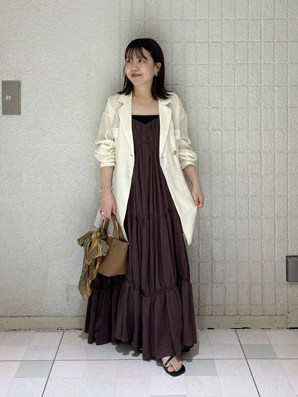 mysty womanの開襟Wブレストシャツを使ったコーディネートを紹介します。｜Rakuten Fashion(楽天ファッション／旧楽天ブランドアベニュー)7228408