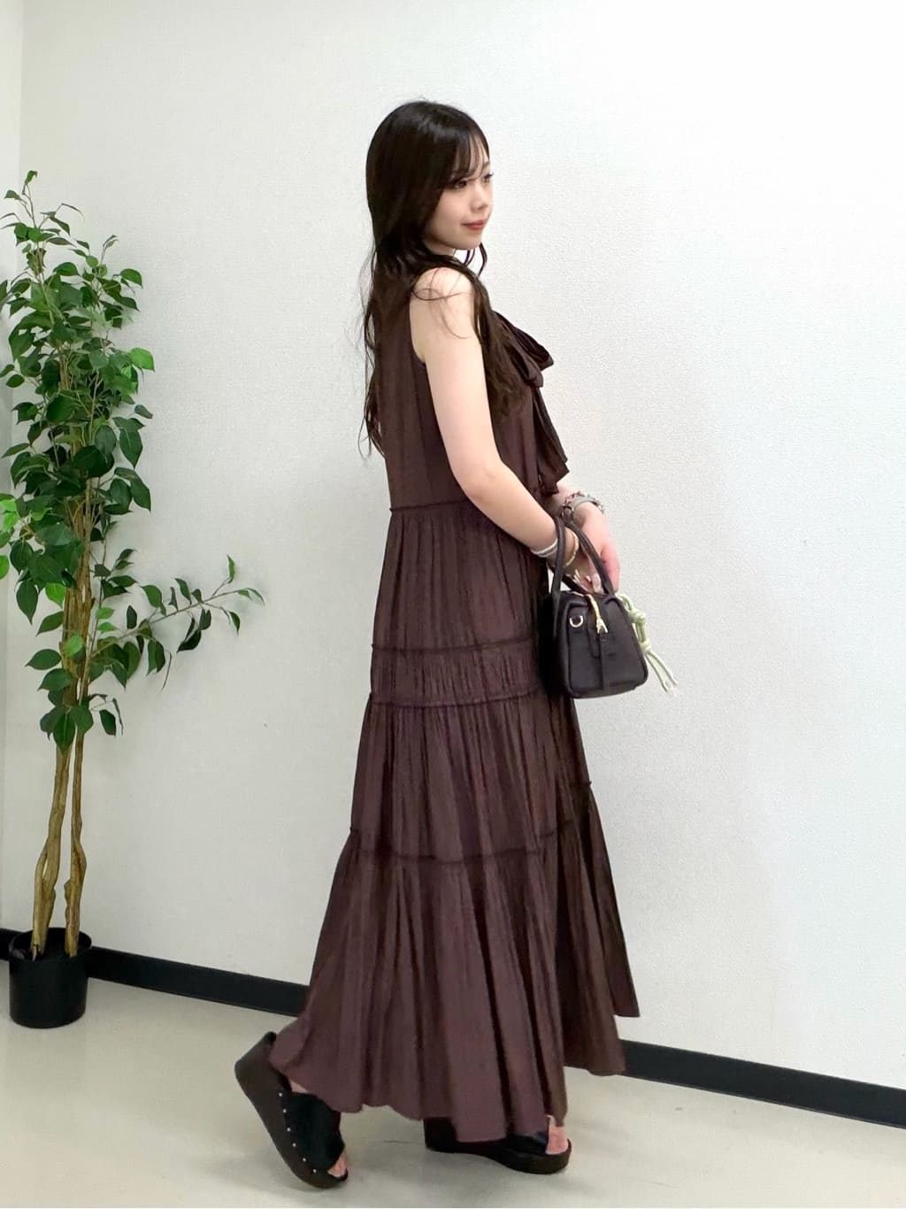 【新品】natural beauty basicバックリボンティアードワンピース NATURAL BEAUTY BASICのバックリボンティアードワンピースを使った