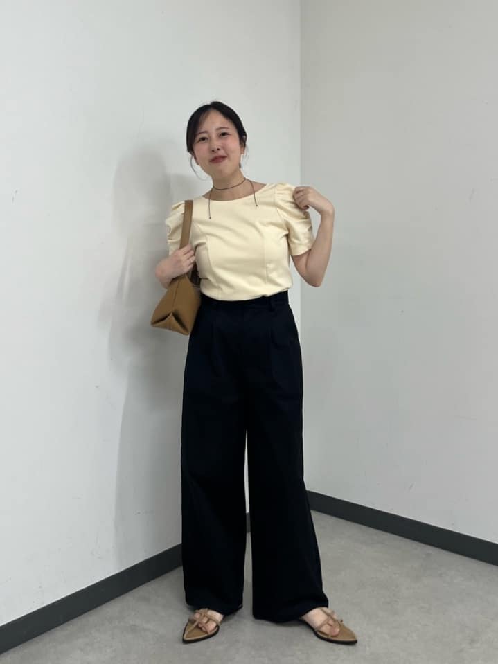 CAPRICIEUX LE'MAGEのバックUネッククロップボーダーTシャツを使った