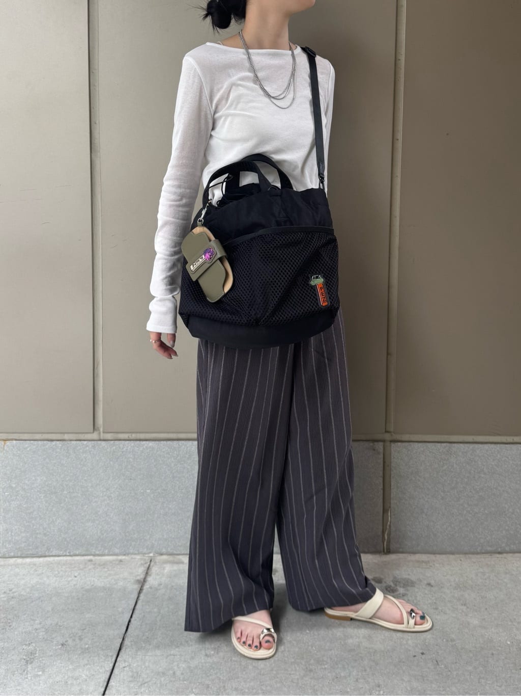 ear PAPILLONNERの【PEZ(ペッツ)×ear】メッシュトートバッグLサイズを使ったコーディネートを紹介します。｜Rakuten Fashion(楽天ファッション／旧楽天ブランドアベニュー)7229707