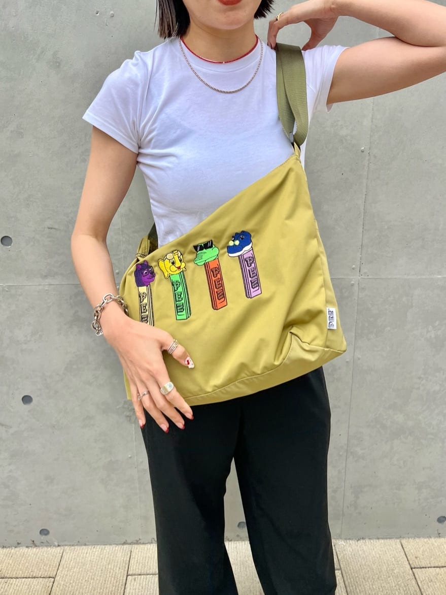 ear PAPILLONNERの【PEZ(ペッツ)×ear】クロスショルダーバッグを使ったコーディネートを紹介します。｜Rakuten Fashion(楽天ファッション／旧楽天ブランドアベニュー)7232940