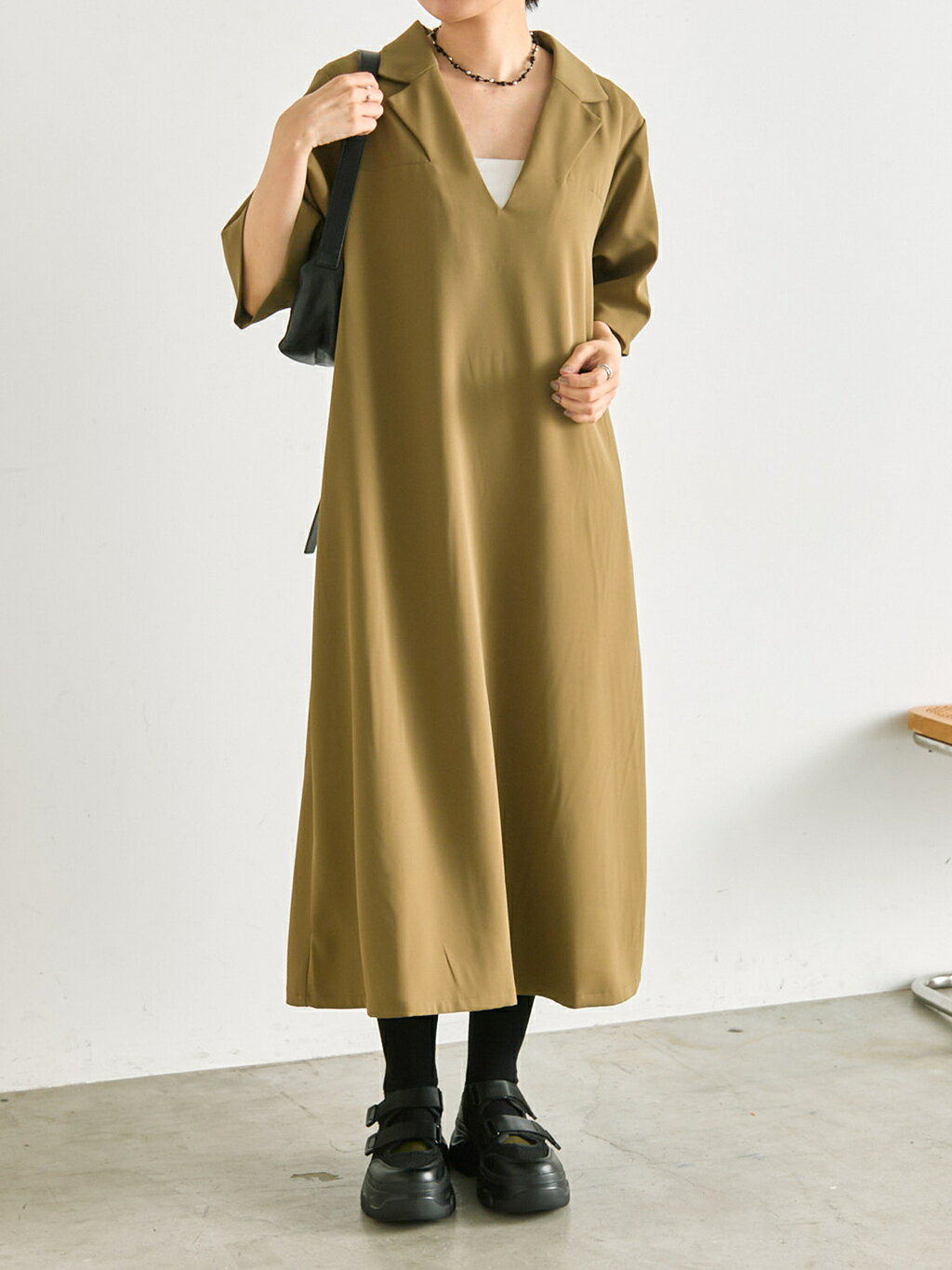 ear PAPILLONNERの半袖Vネックワンピース【SUM1 STYLE】を使ったコーディネートを紹介します。｜Rakuten Fashion(楽天ファッション／旧楽天ブランドアベニュー)7233223