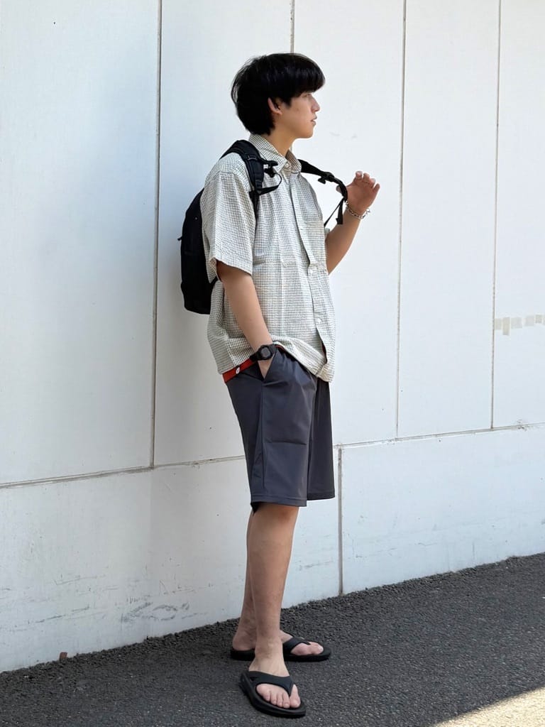 FREAK’S STOREのFREAK'S STORE for BEACH & FES シアサッカー スピンドル レギュラーカラー ショートスリーブシャツを使ったコーディネートを紹介します。｜Rakuten Fashion(楽天ファッション／旧楽天ブランドアベニュー)7233230