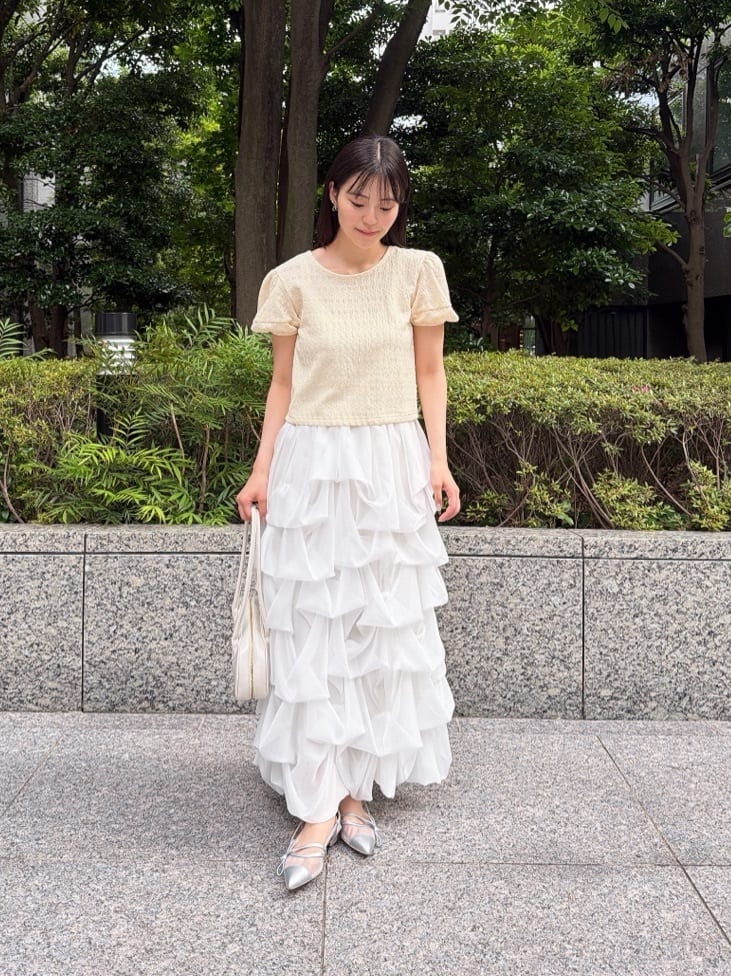 PROPORTION ＜山内ともなさんコラボ＞タックバルーンスカート ホワイト 山内ともなさんコラボ＞タックバルーンスカート | PROPORTION BODY