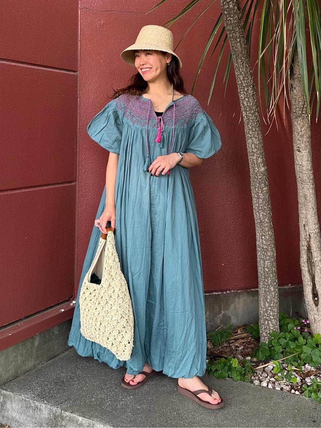 FREAK’S STOREのインド配色スモッキングバルーンドレスを使ったコーディネートを紹介します。｜Rakuten Fashion(楽天ファッション／旧楽天ブランドアベニュー)7234026