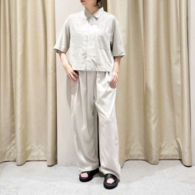RNA-N | B2979 クロップドシャツ | Rakuten Fashion(楽天ファッション