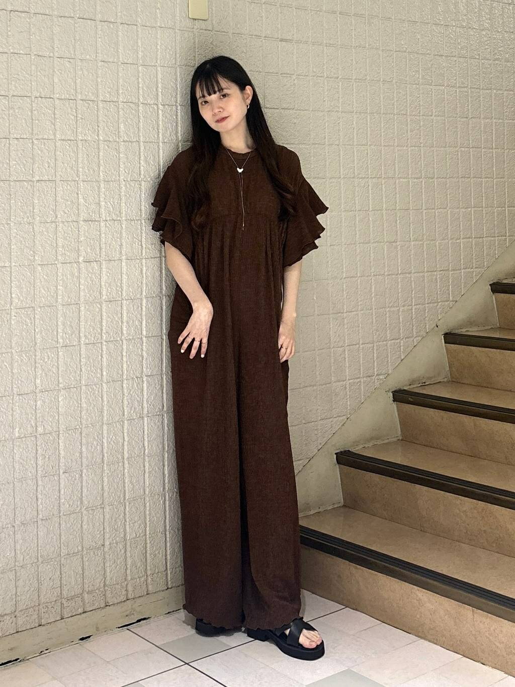 mysty womanの【WEB限定】フリルスリーブイージーサロペを使ったコーディネートを紹介します。｜Rakuten Fashion(楽天ファッション／旧楽天ブランドアベニュー)7236442