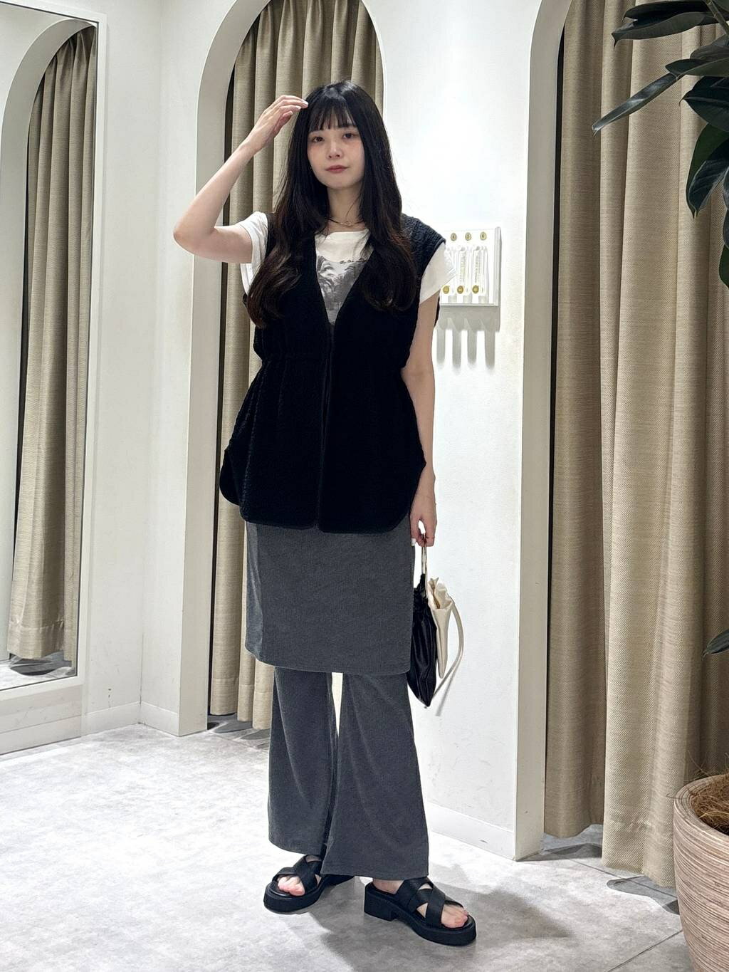 mysty womanの3ピースレイヤードセットを使ったコーディネートを紹介します。｜Rakuten Fashion(楽天ファッション／旧楽天ブランドアベニュー)7237029