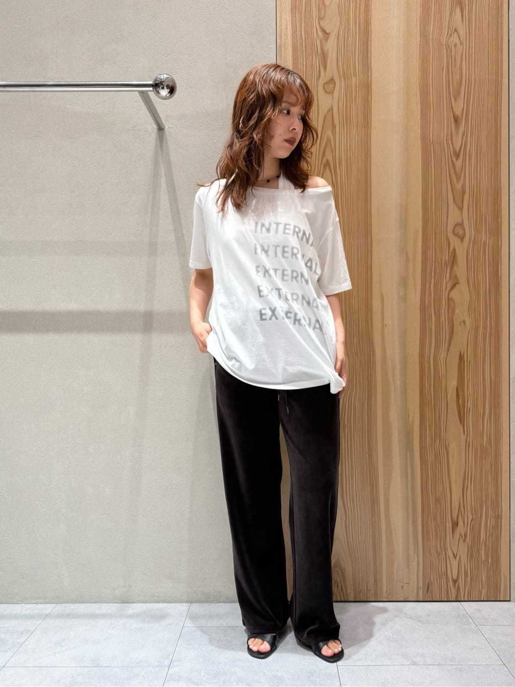 期間限定お値下げ　attisession ビック オフショルダー Tシャツ BEAUTY&YOUTH UNITED ARROWS | <ATTISESSION>ビック オフショルダー T