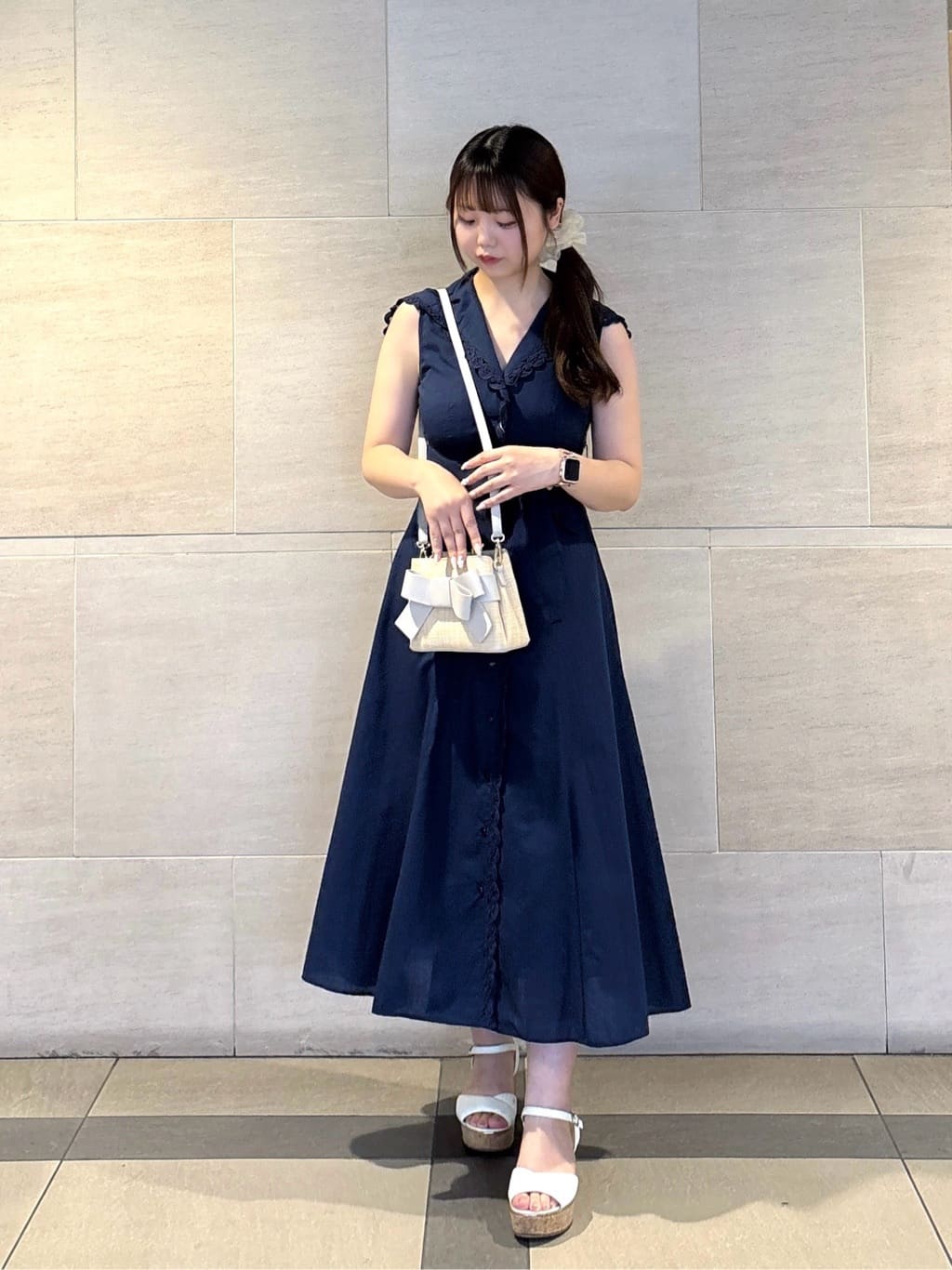 PROPORTION BODY DRESSINGの<中川紅葉さん着用>セーラーカラーレーストリムワンピースを使ったコーディネートを紹介します。｜Rakuten Fashion(楽天ファッション／旧楽天ブランドアベニュー)7237861