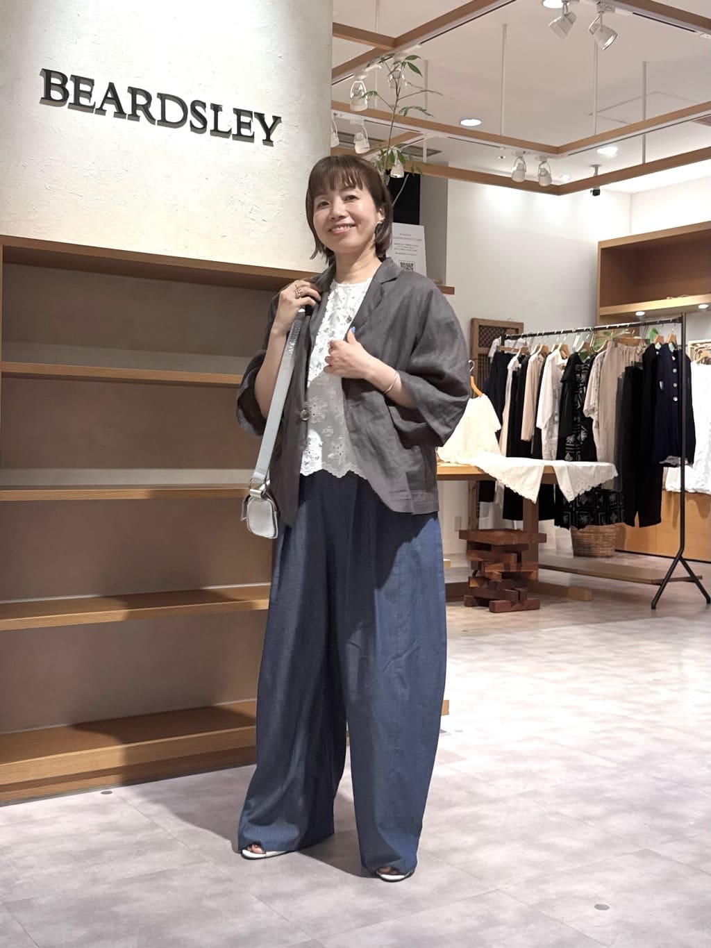 BEARDSLEY | シシュウブラウス | Rakuten Fashion(楽天ファッション