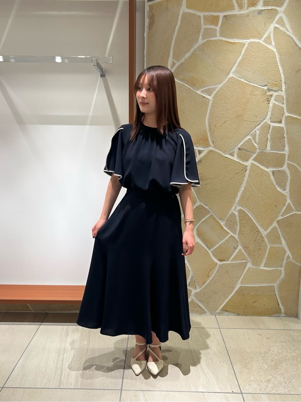 Viaggio Bluの接触冷感ブラウスを使ったコーディネートを紹介します。｜Rakuten Fashion(楽天ファッション／旧楽天ブランドアベニュー)7242738