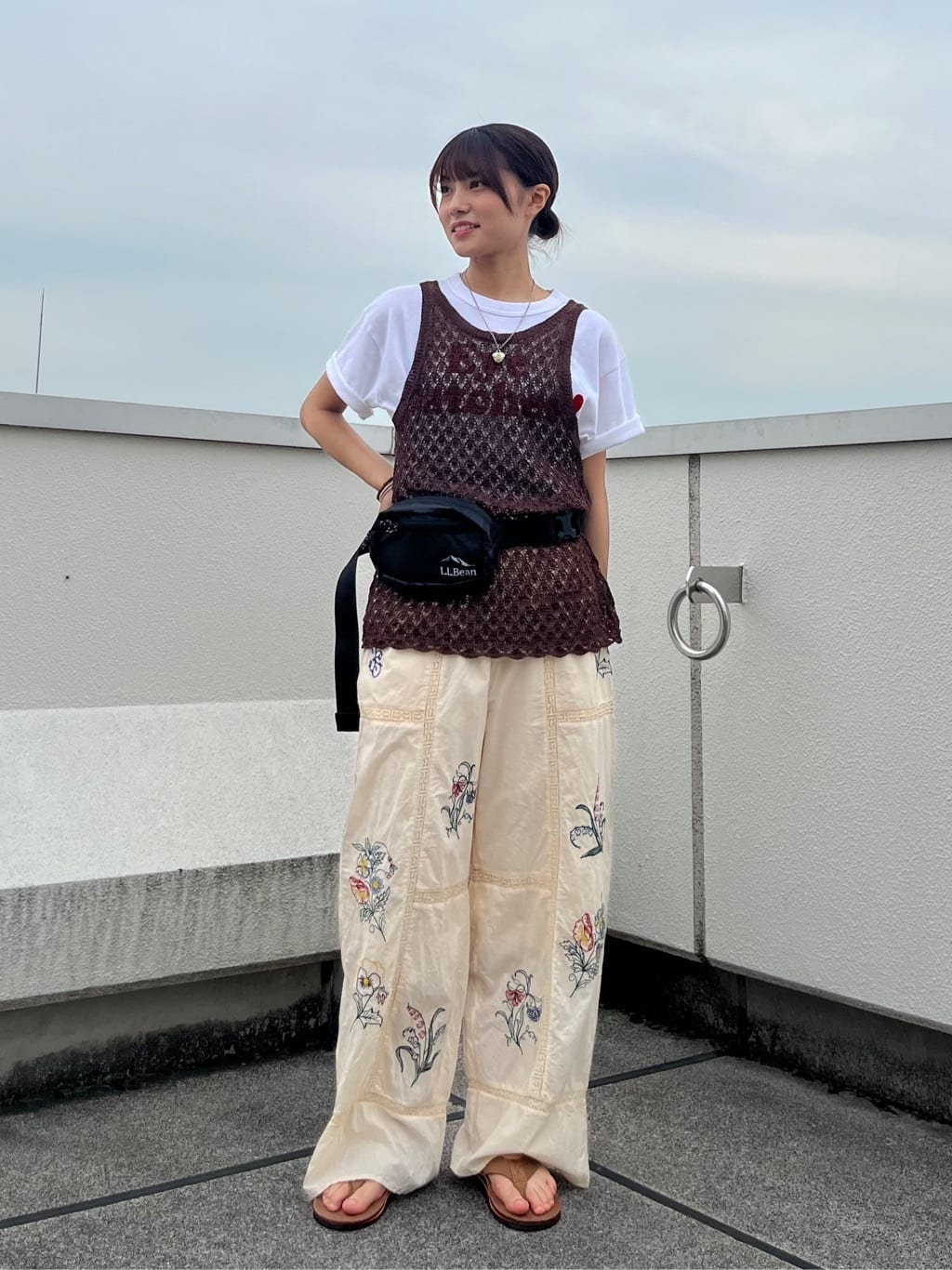 FREAK’S STOREの透かし編み ニットタンクトップ/サマーニットを使ったコーディネートを紹介します。｜Rakuten Fashion(楽天ファッション／旧楽天ブランドアベニュー)7243790