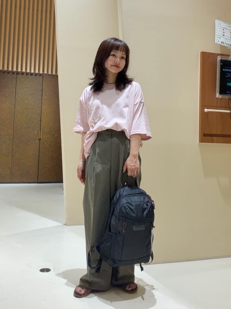 FREAK’S STOREの限定展開 RUSSEL ATHLETIC×FREAK'S STORE 別注 ビッグシルエット ロゴバックプリント ポケットTシャツを使ったコーディネートを紹介します。｜Rakuten Fashion(楽天ファッション／旧楽天ブランドアベニュー)7245434