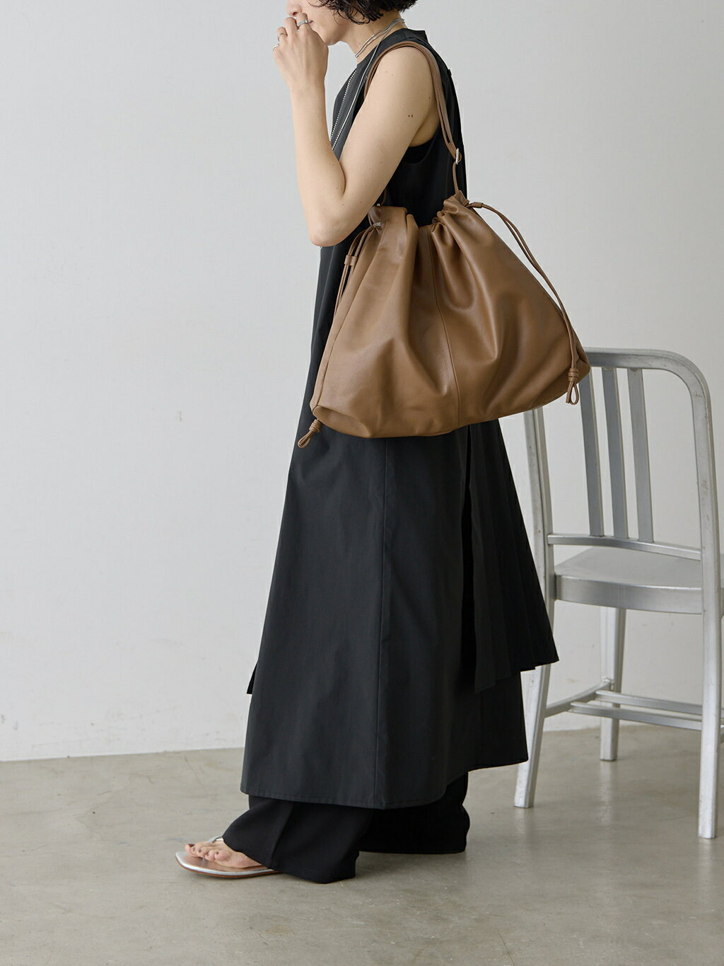 ear PAPILLONNERのノースリビッグプリーツワンピース【SUM1 STYLE】を使ったコーディネートを紹介します。｜Rakuten Fashion(楽天ファッション／旧楽天ブランドアベニュー)7246065