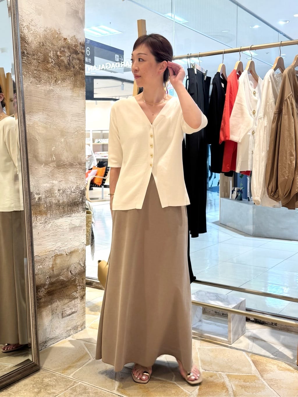 GALLARDAGALANTEの【手洗い可】ペプラムニットカーデを使ったコーディネートを紹介します。｜Rakuten Fashion(楽天ファッション／旧楽天ブランドアベニュー)7246551