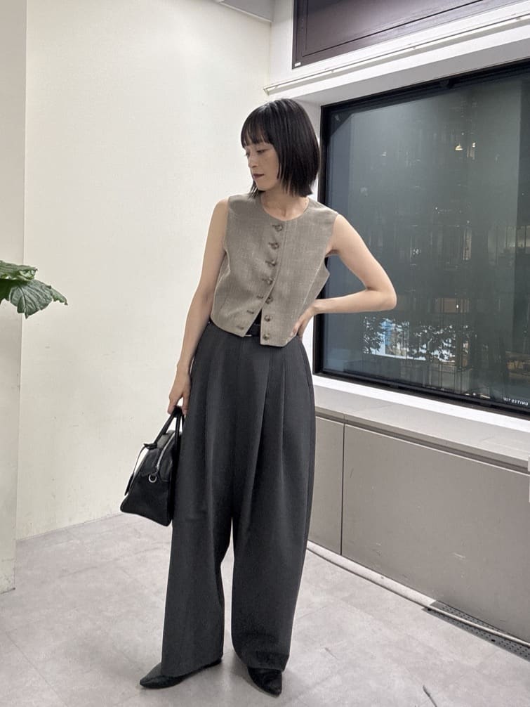 GALLARDAGALANTEの梳毛ライクカーブスラックスを使ったコーディネートを紹介します。｜Rakuten Fashion(楽天ファッション／旧楽天ブランドアベニュー)7246696