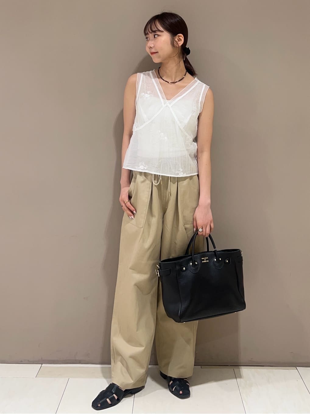 FREAK’S STOREの【セットアイテム】シアー刺繍 ノースリーブトップス&カップ付きキャミセットを使ったコーディネートを紹介します。｜Rakuten Fashion(楽天ファッション／旧楽天ブランドアベニュー)7246966