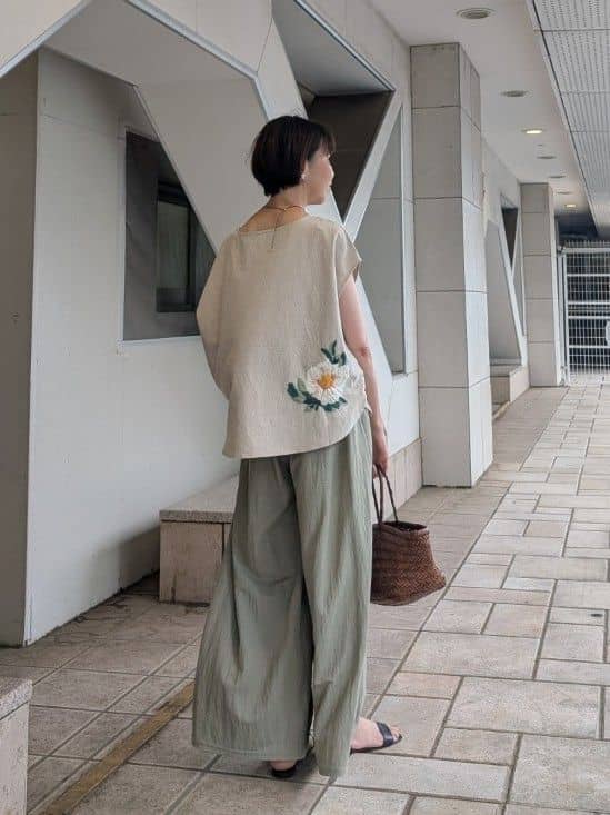 BEARDSLEY | ワンポイント刺繍マルブラウス | Rakuten Fashion(楽天